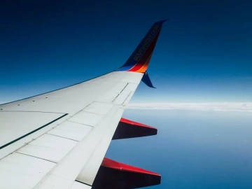 Does an import agency need to pay taxes?