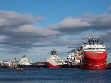 How deep is the water for imported bath towels?