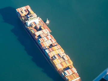 Kein unnötiges Herumhantieren mehr! Die Beauftragung von Import-/Exportgenehmigungen ist der kürzeste Weg für Unternehmen zum globalen Markt.