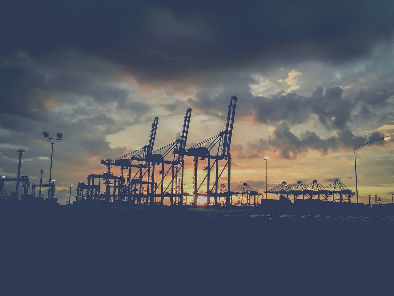 From 800 to 20,000, How Exactly Are Foreign Trade Agent Fees Calculated?