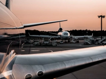 What are the main responsibilities of a foreign trade import and export agency?