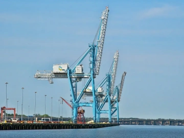 What problems should we pay attention to when looking for an agent to export by ourselves?