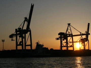 The difference between import and export agent and customs broker