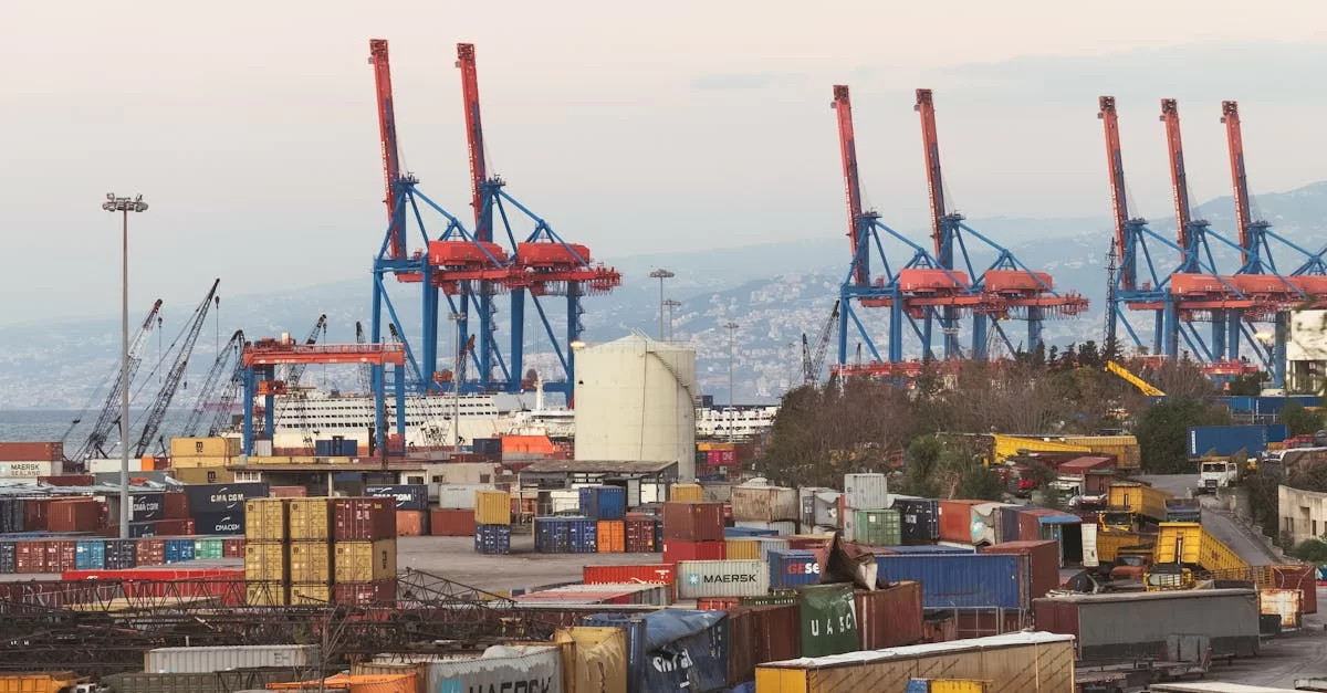 Umschlaghandel im Schattenkrieg: Wer steuert den globalen Warenfluss?