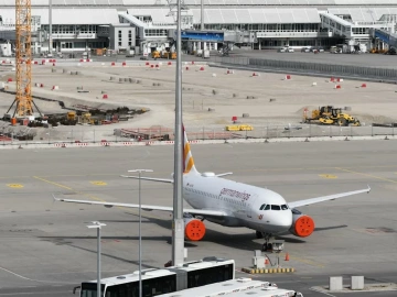 What are the advantages of import agency