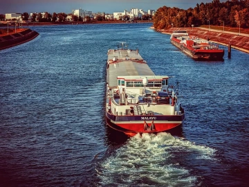 The difference between import and export agent and customs broker