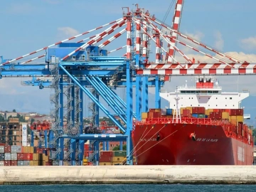 What are the precautions for import customs declaration of perfume