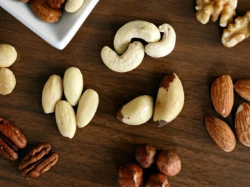 Are imported biscuits more profitable than gold? Unveiling Guangzhou's mysterious masterminds