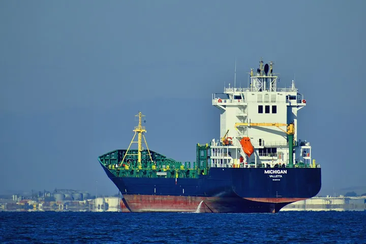 Не стоит недооценивать агента по экспорту косметики из Хэфэя, он играет большую роль!