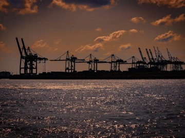 Still fumbling with importing kitchenware yourself? Agency services are the shortcut