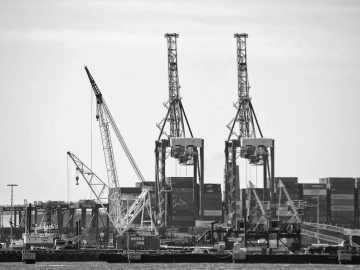 The difference between import and export agent and customs broker