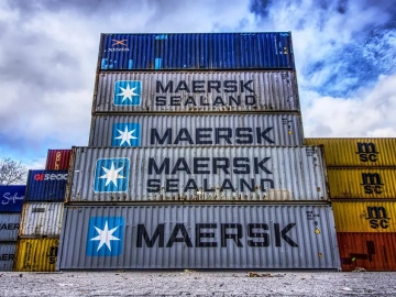 What are the main responsibilities of a foreign trade import and export agency?